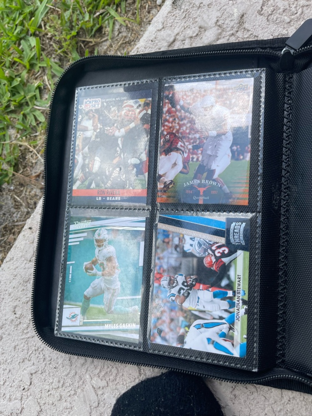 Black Zippered Card Binder for Kids - Compact Collector Organizer - Picture 5 of 16